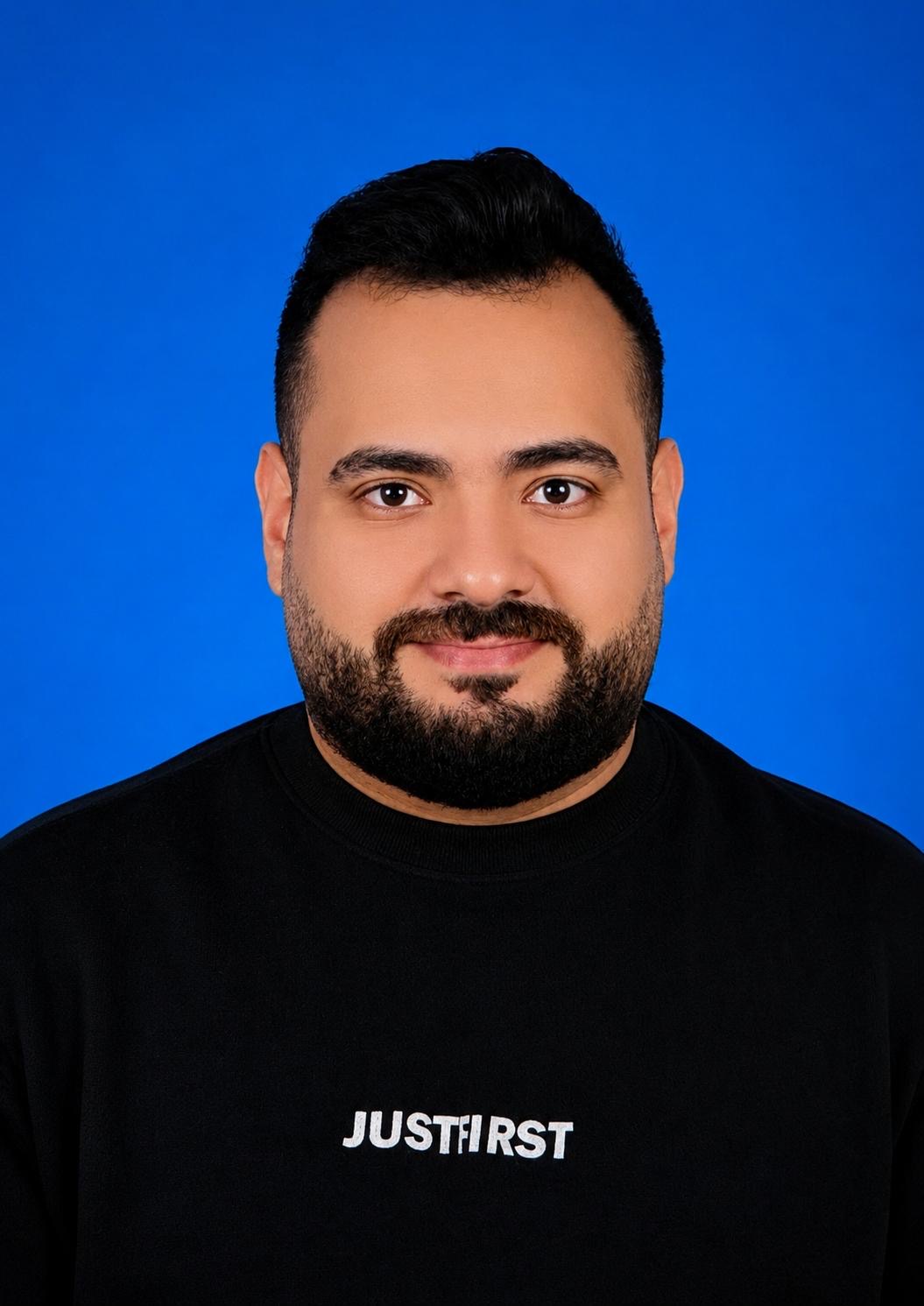 ايمن  المتولي